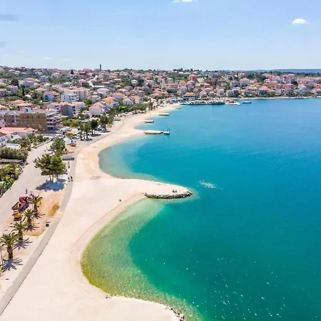 Doria - 20m From Beach